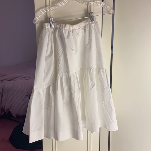 White knee length tiered skirt - Picture 2 of 3